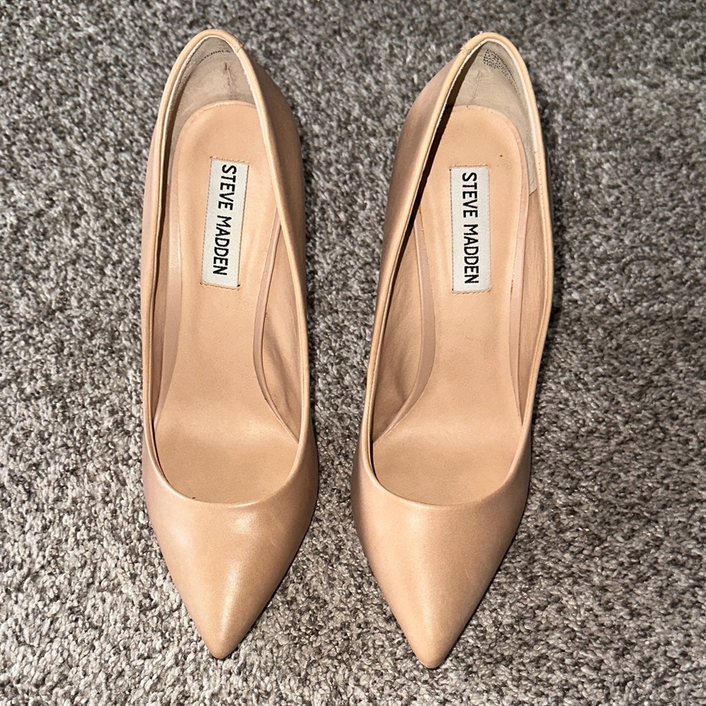 Steve Madden Nude Pointed Toe Heels